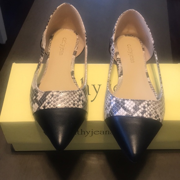 Cathy Jean Leopard Flats - Picture 2 of 8